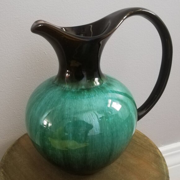 Blue Mountain Pottery Canada Pitcher / Vase - Picture 2 of 5